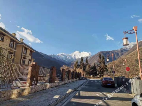 Hailuogou Qinaide Hotel in Luqiao, People's Republic of China