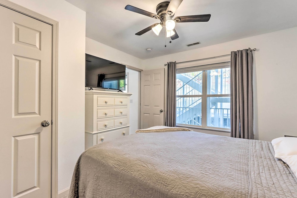 Parkview Bay Condo: Resort Pools & Lake View - photo 4