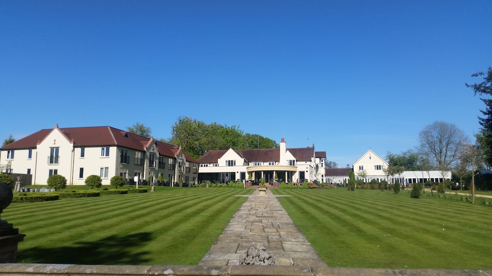 Hogarths Hotel - carbon neutral hotel in Solihull