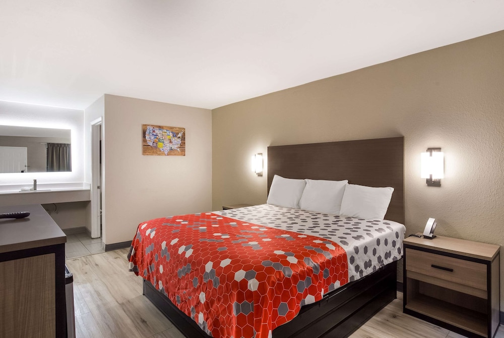 Econo Lodge Mobile Airport Blvd. - photo 13