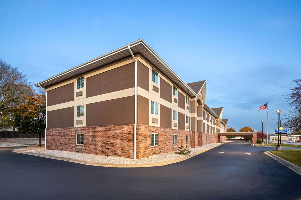Days Inn & Suites by Wyndham Green Bay WI. - photo 6