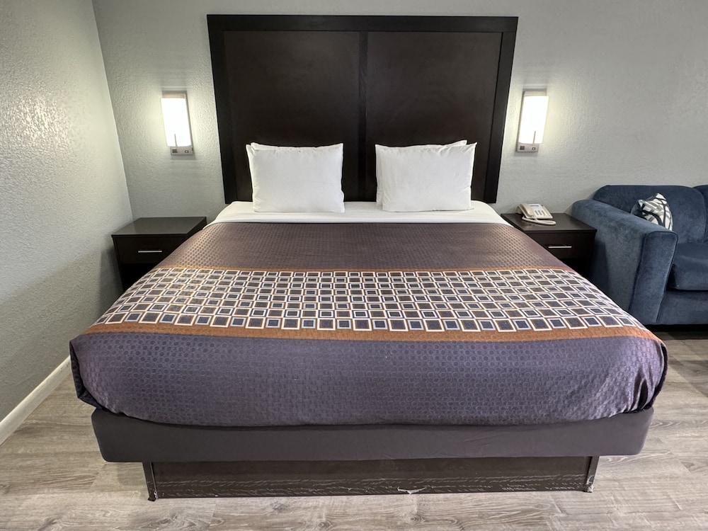 Copper Manor Motel - photo 10