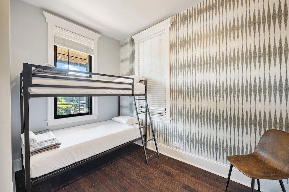 Wrigleyville Suites - photo 3