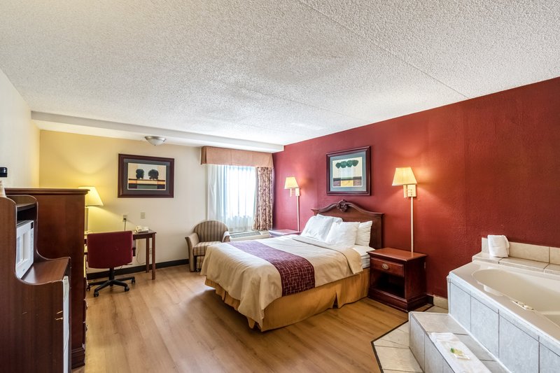 Red Roof Inn & Suites Terre Haute - photo 23