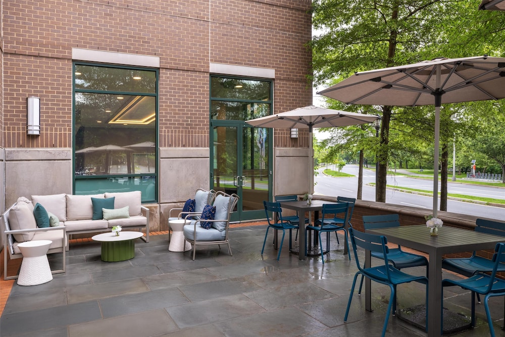 Hilton Garden Inn Arlington Shirlington - photo 64