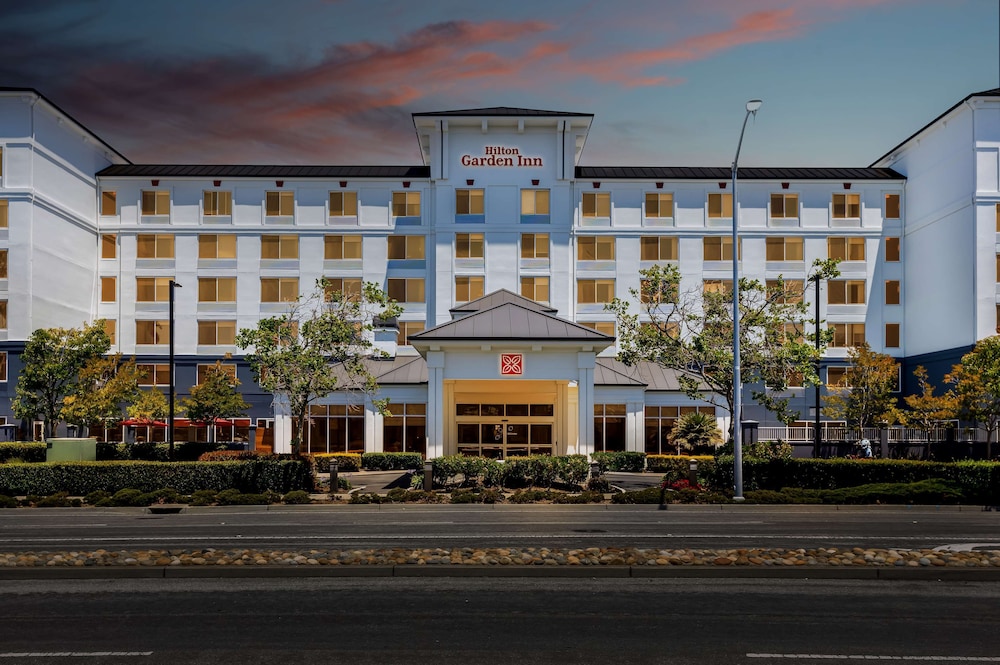 Hilton Garden Inn San Mateo - carbon neutral hotel in San Mateo