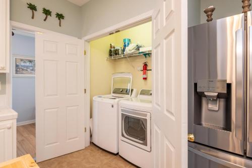 Nemo's Place by Oak Island Accommodations - photo 6