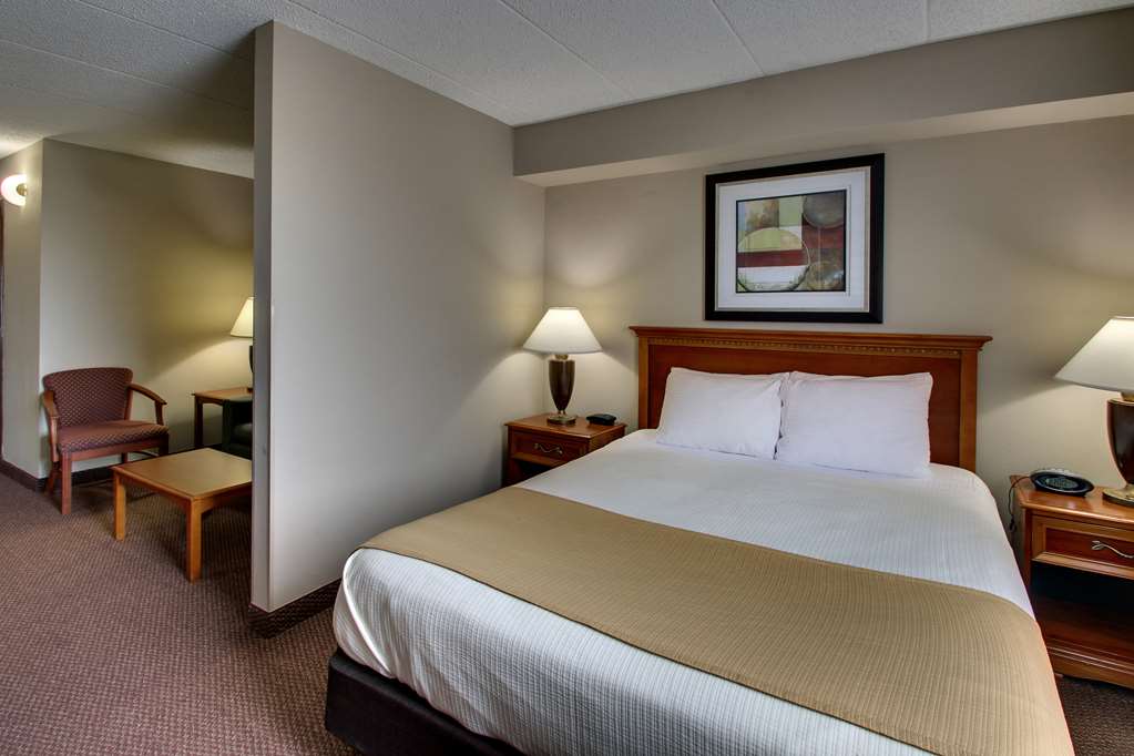 Best Western East Towne Suites - photo 26