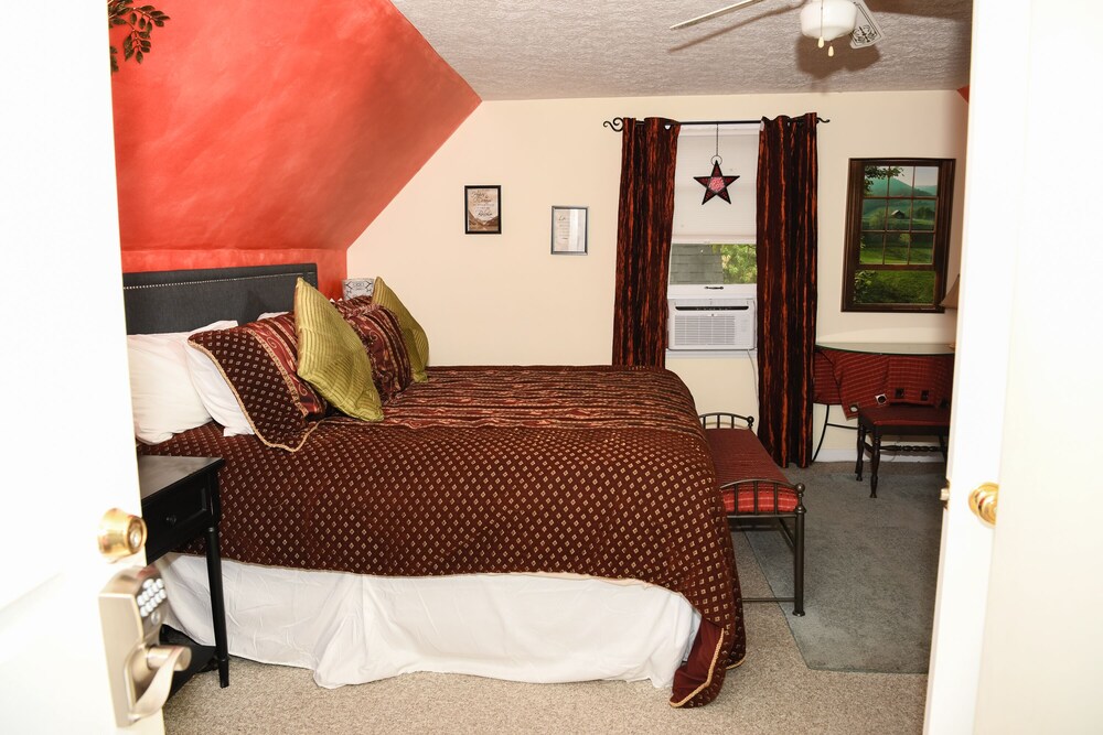 Blacksburg Bed & Breakfast - photo 17