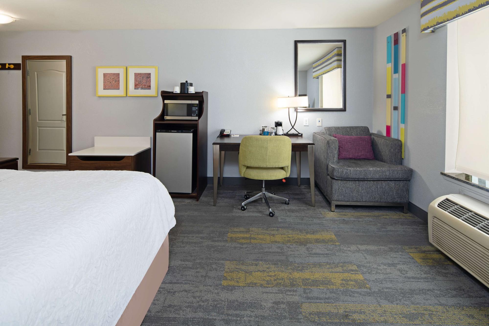 Hampton Inn & Suites Bakersfield Hwy 58 CA - photo 3