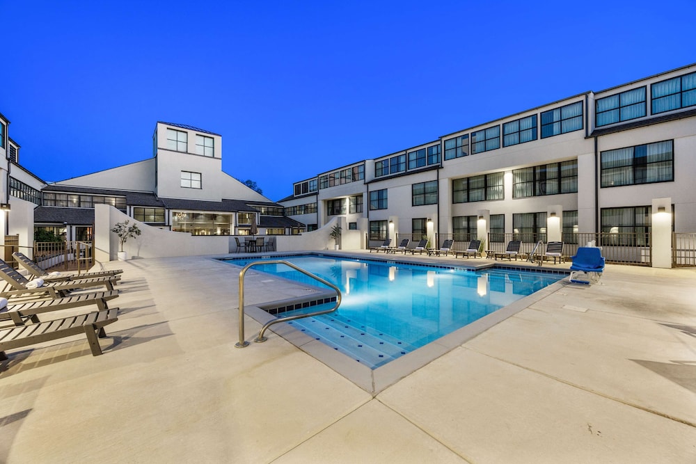 DoubleTree Suites by Hilton Hotel Huntsville South - photo 11