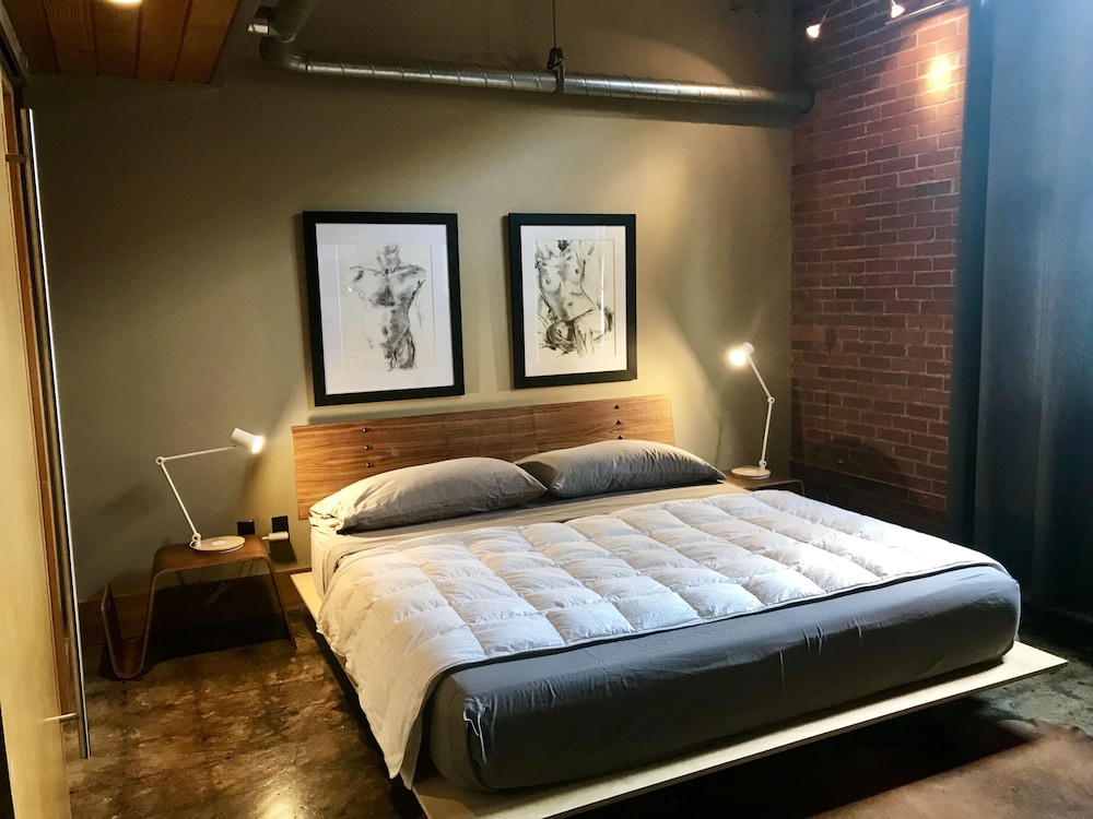 The Hangar Lofts Hotel - photo 5