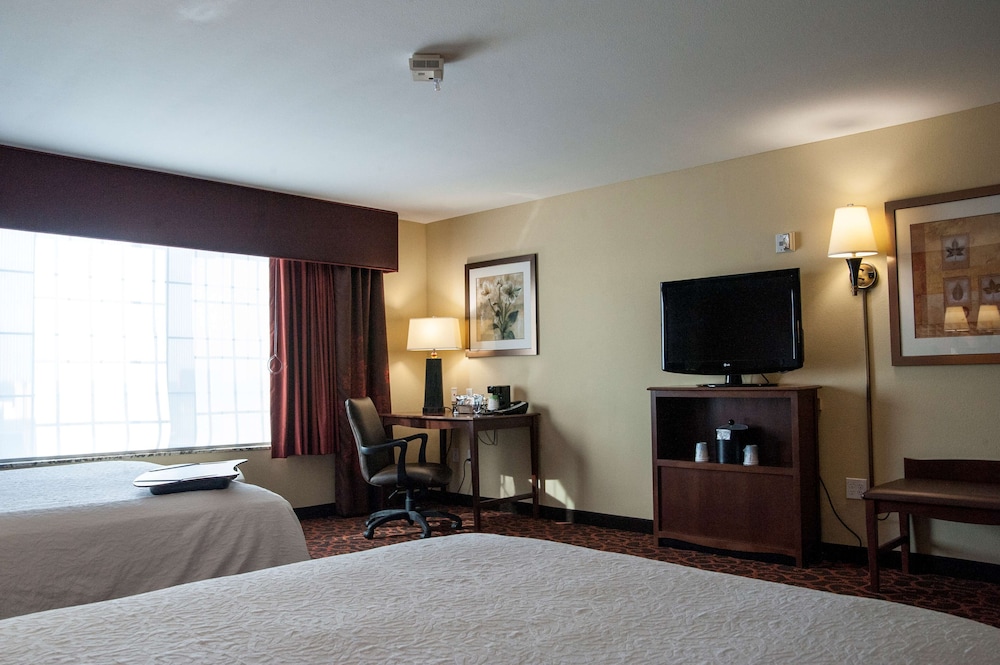 Hampton Inn & Suites Watertown - photo 39