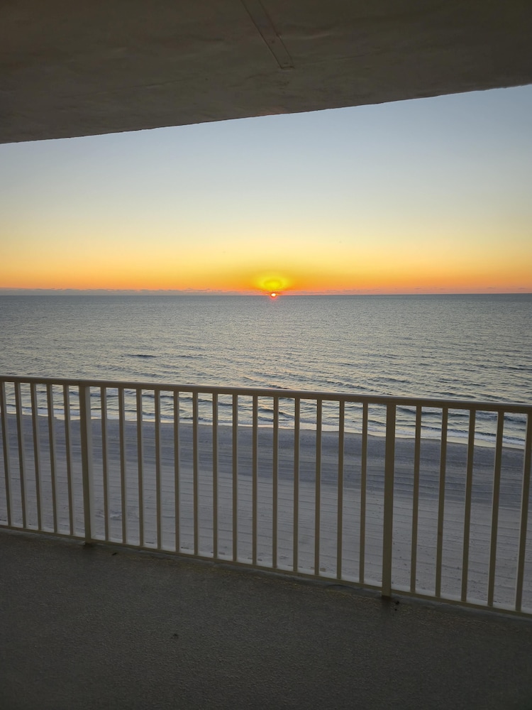 20002 Gulf Blvd Penthouse 5 — hotel in Indian Shores