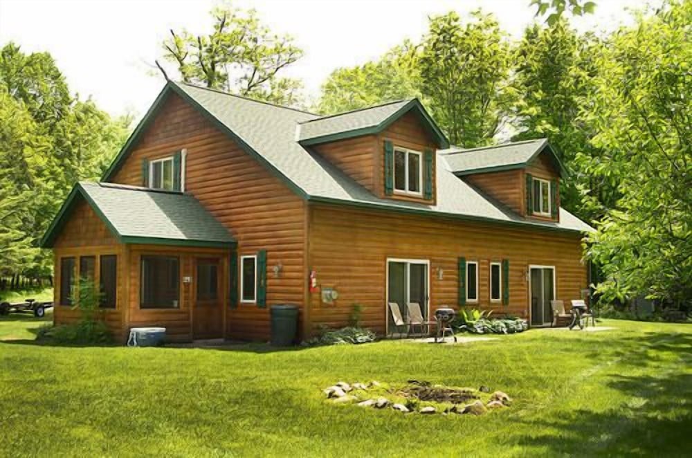 Woodland Beach Resort - carbon neutral hotel in Brainerd