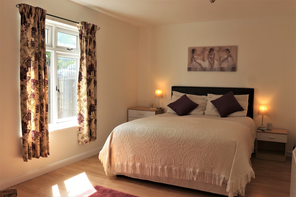 Royal Court — 4-Star Luxury Hotel in Worcester, United Kingdom