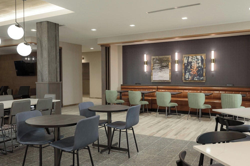 Towneplace Suites By Marriott Cincinnati Oakley - photo 36