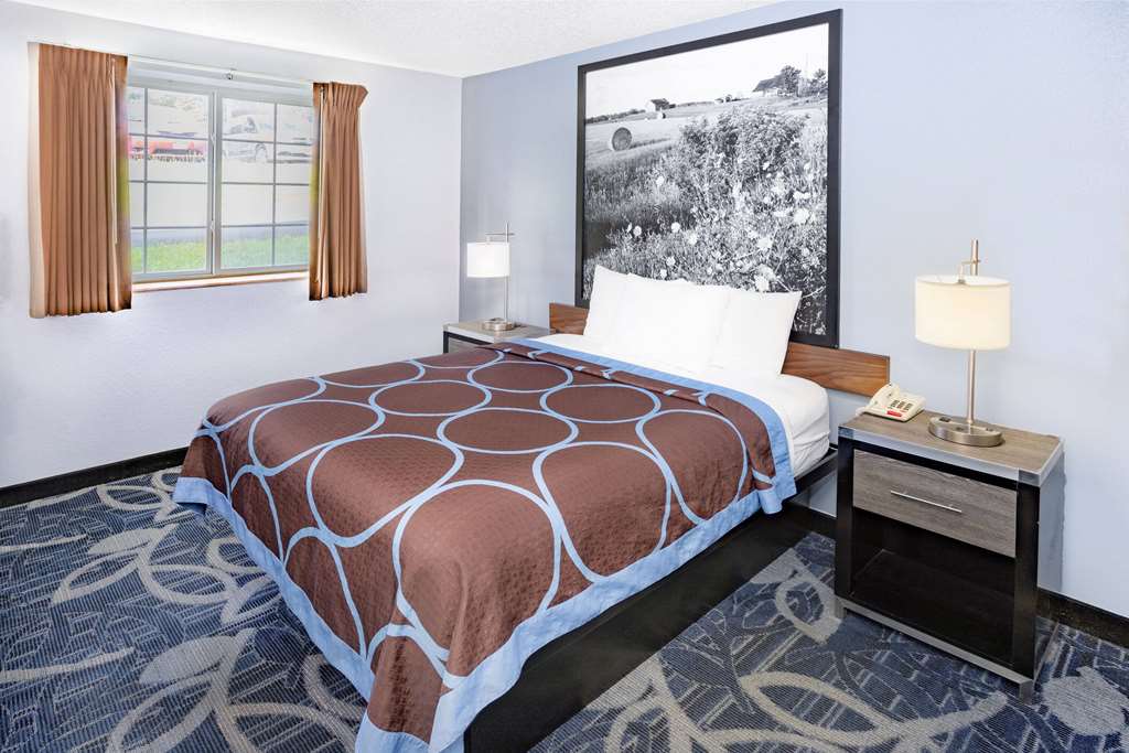 Super 8 by Wyndham Johnstown Gloversville - photo 6