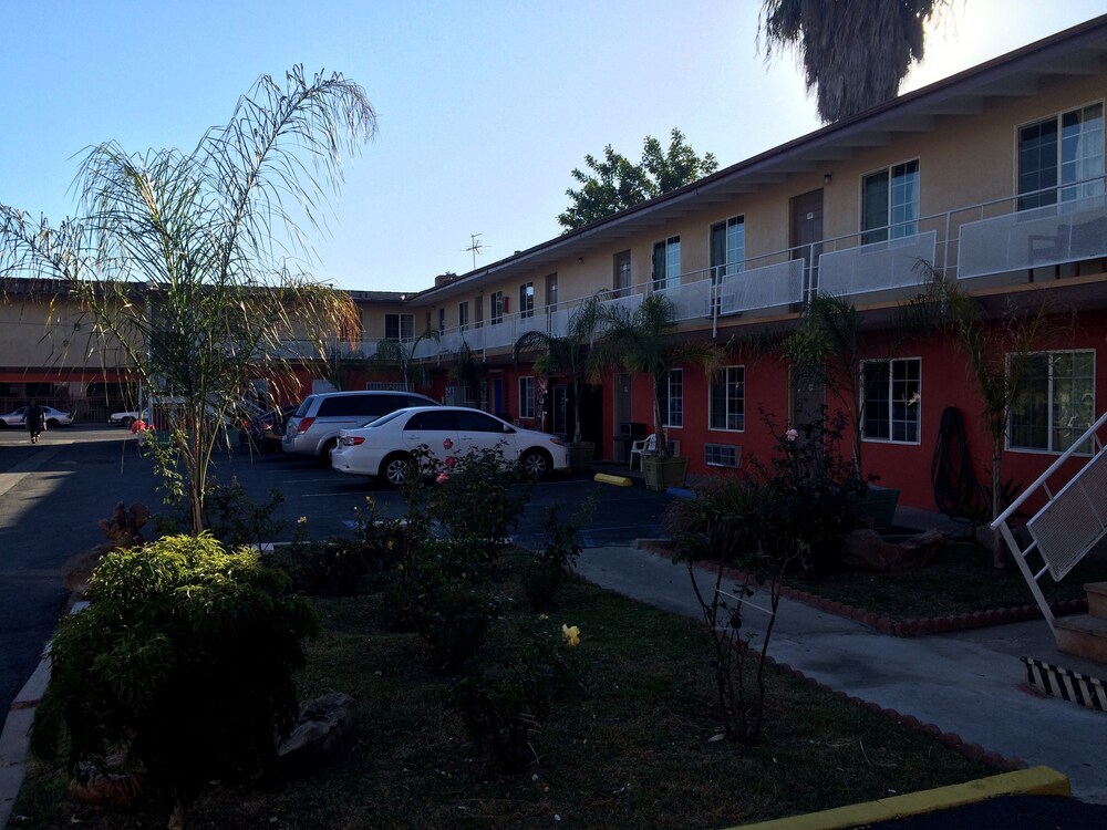 Long Beach Motel - photo 34