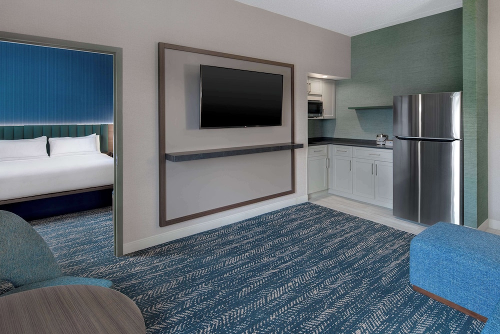 DoubleTree Suites by Hilton Hotel Mt. Laurel - photo 16