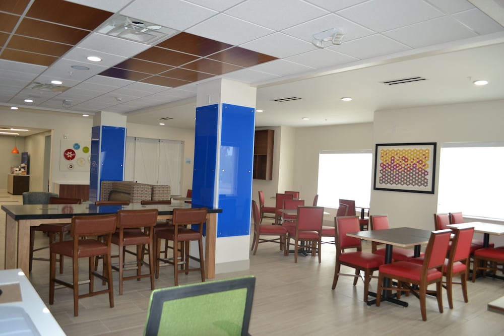 Holiday Inn Express Tallahassee University Central by IHG - photo 18