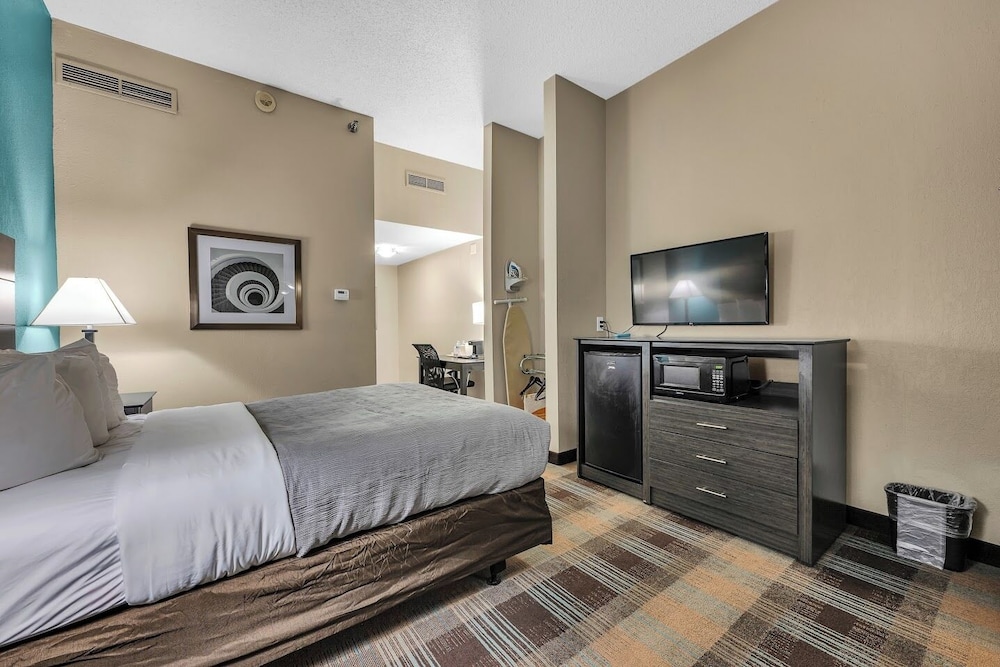 Quality Inn Roseville Detroit North - photo 10