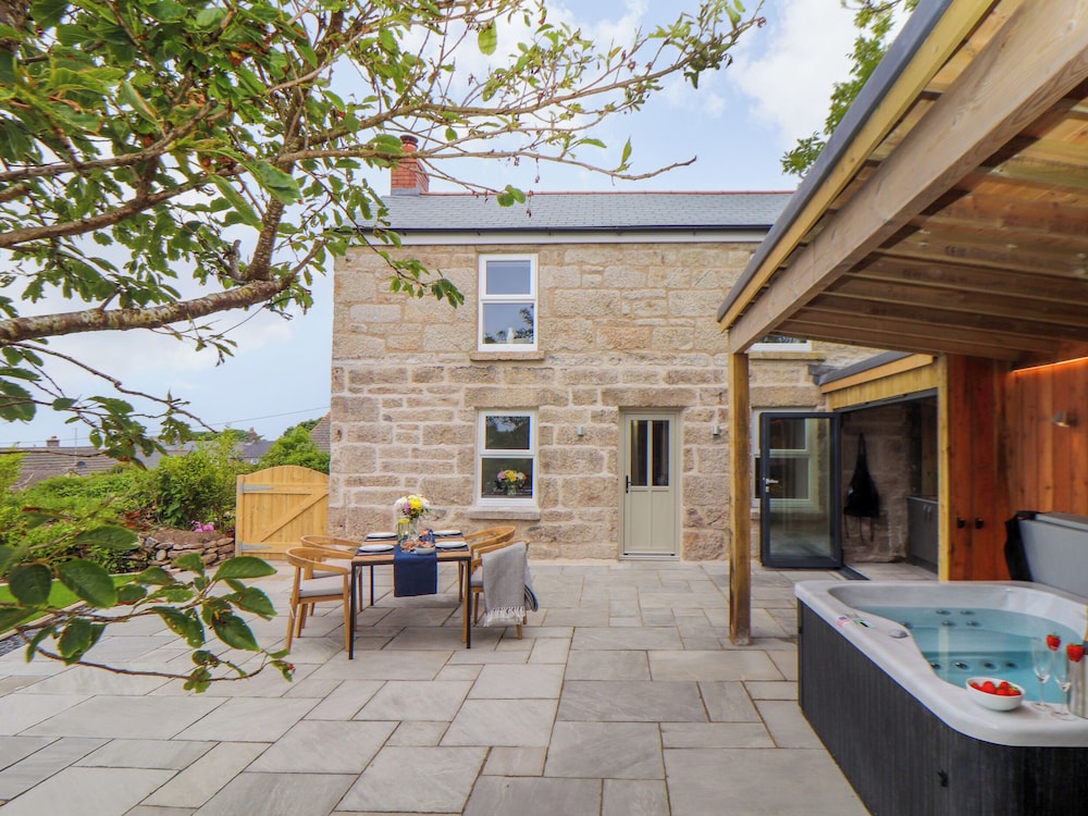 Carn House — 4-Star Luxury Hotel in Penzance, United Kingdom