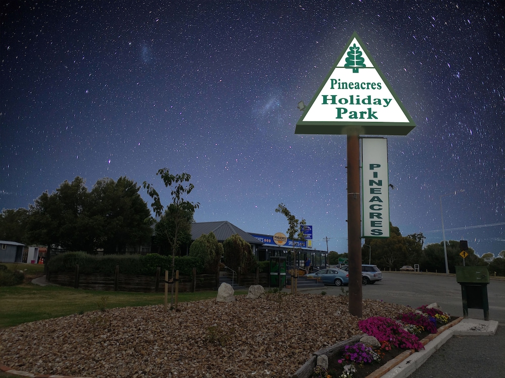 Pineacres Motel and Park in Kaiapoi, New Zealand