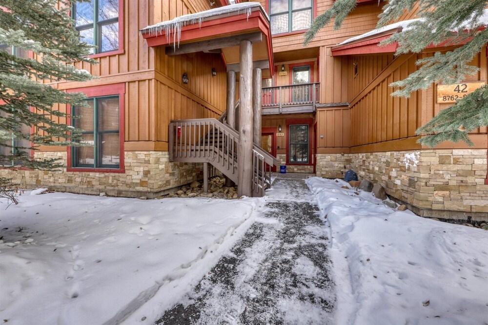 Charming Condo Nestled in the East Keystone Resort Neighborhood Shuttle to Ski Slopes Outdoor Pool and Hot Tub - photo 26