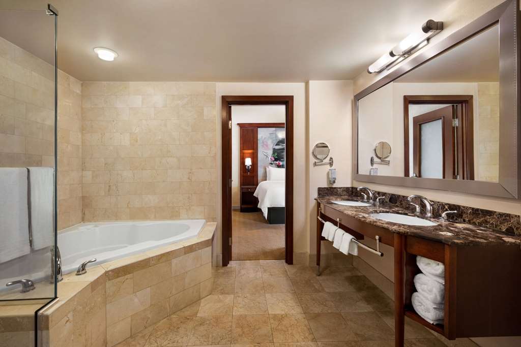 Viana Hotel and Spa Trademark Collection by Wyndham - photo 25