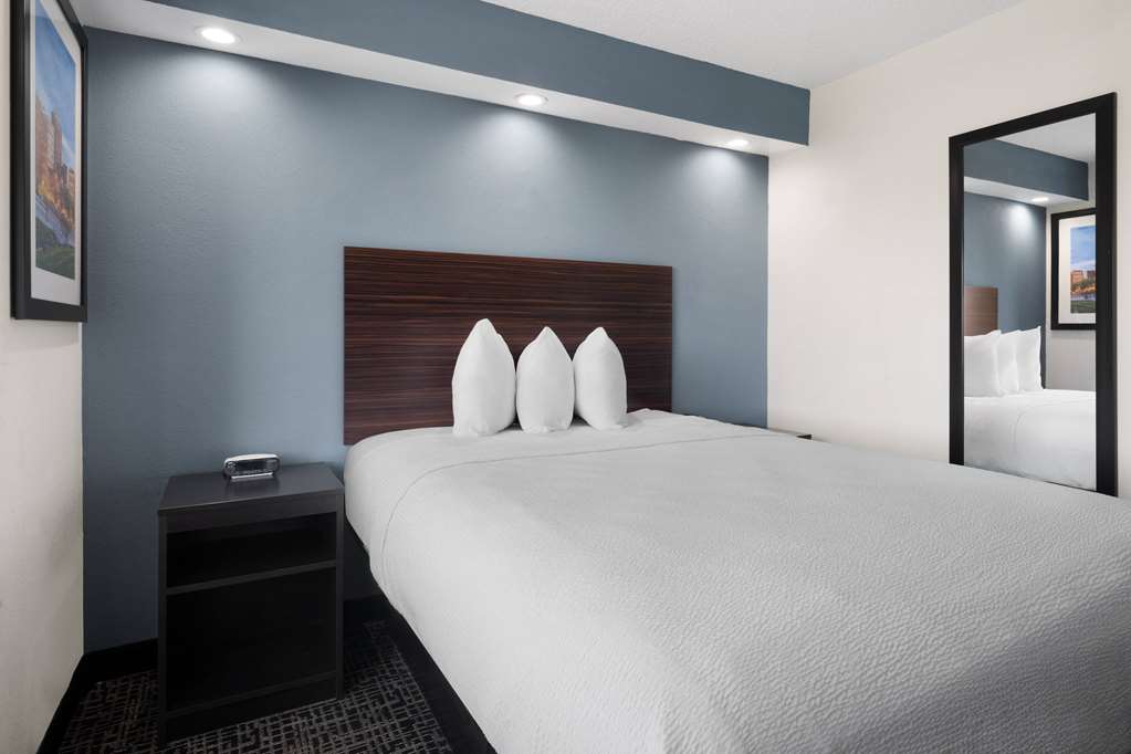 Baymont by Wyndham Boardman - photo 12