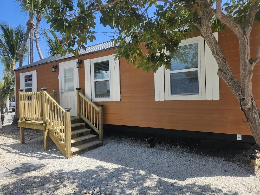 Aqua Lodges at 47th Street Gulfside - photo 25
