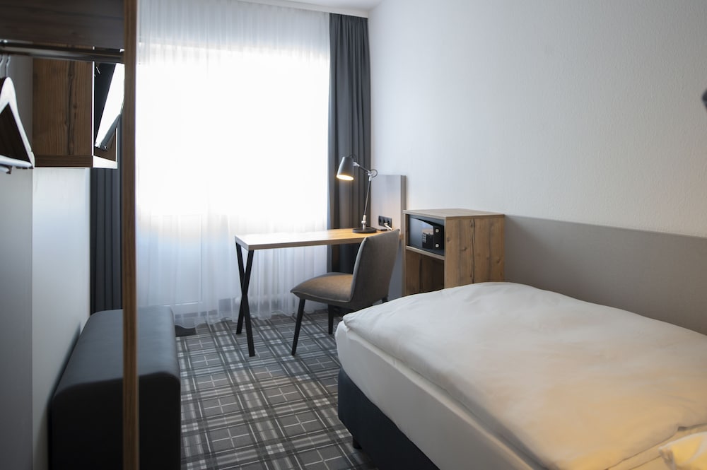 Platzhirsch Hotel — Bonn — photo 2