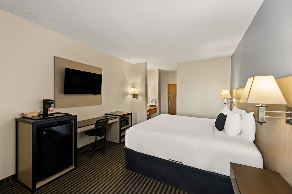 Red Lion Inn & Suites Gretna - photo 9