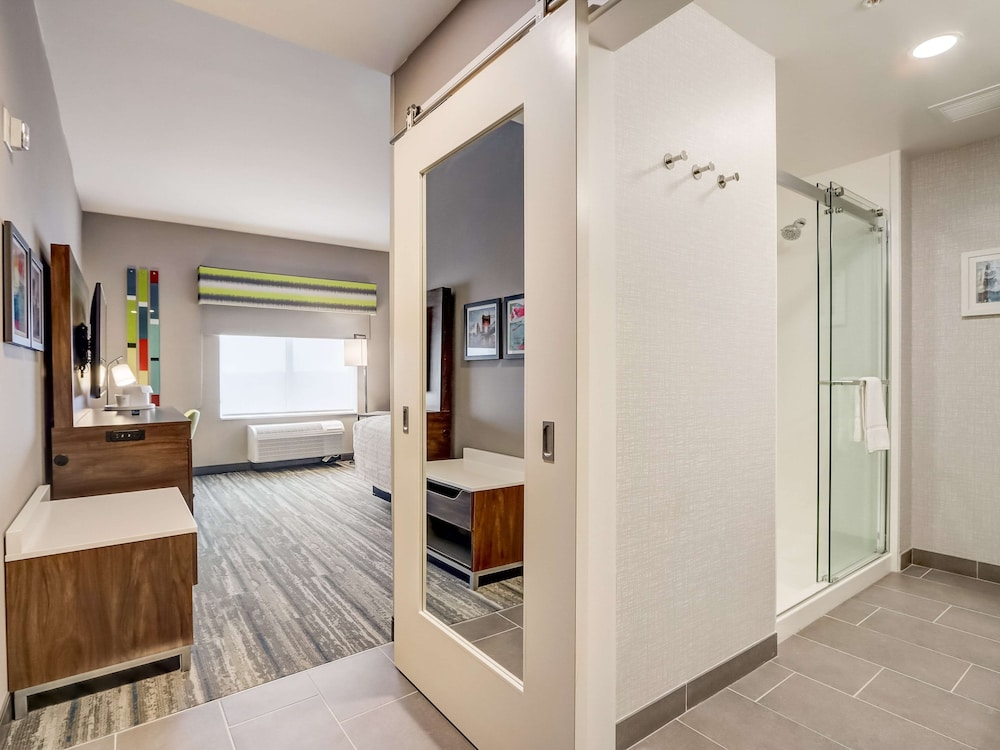 Hampton Inn and Suites by Hilton Cincinnati Midtown Rookwood - photo 55