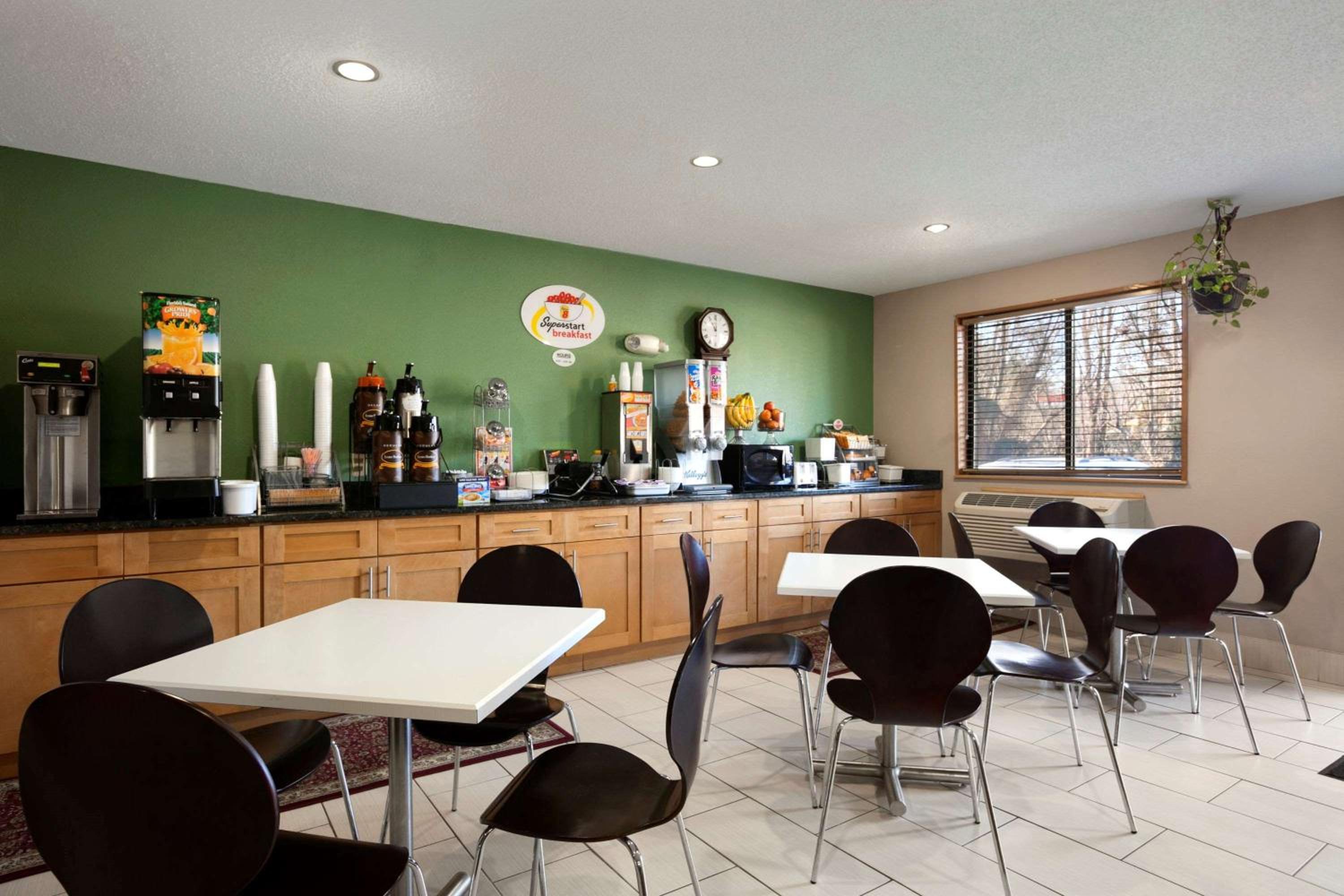 Super 8 by Wyndham Richmond Chamberlayne Rd - photo 13