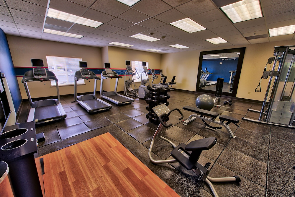 Hampton Inn & Suites Ridgecrest - photo 35