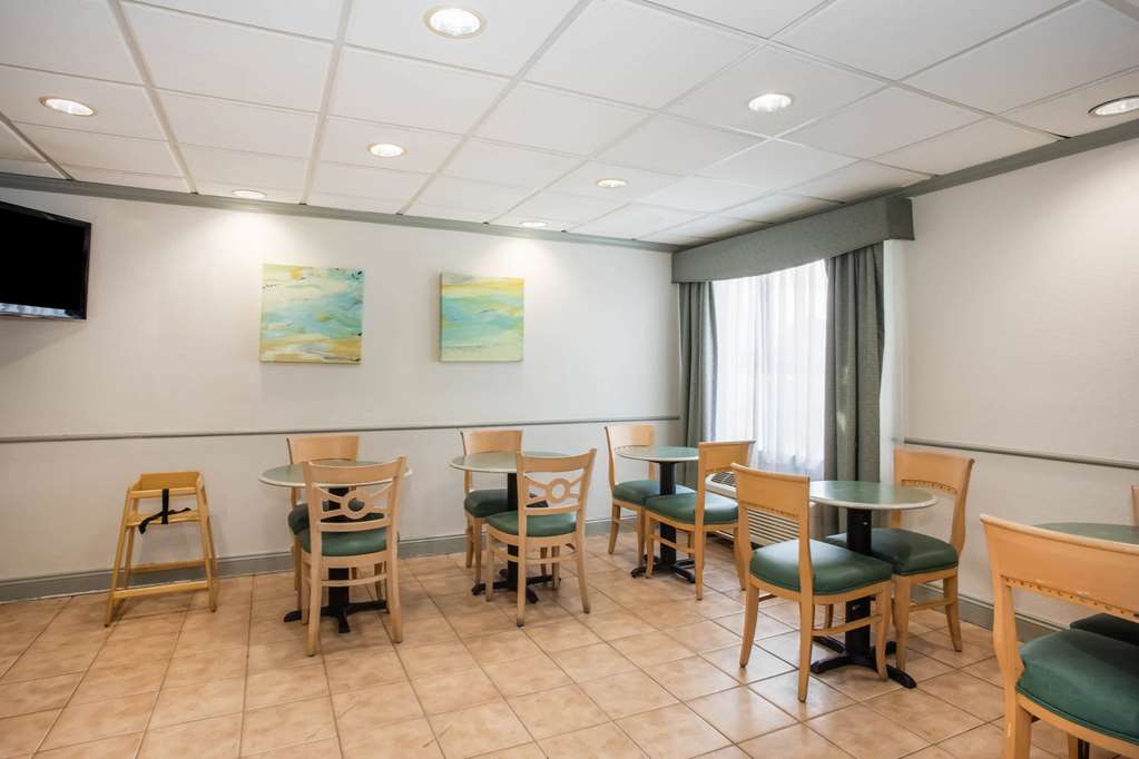 La Quinta Inn & Suites by Wyndham Melbourne Viera - photo 39