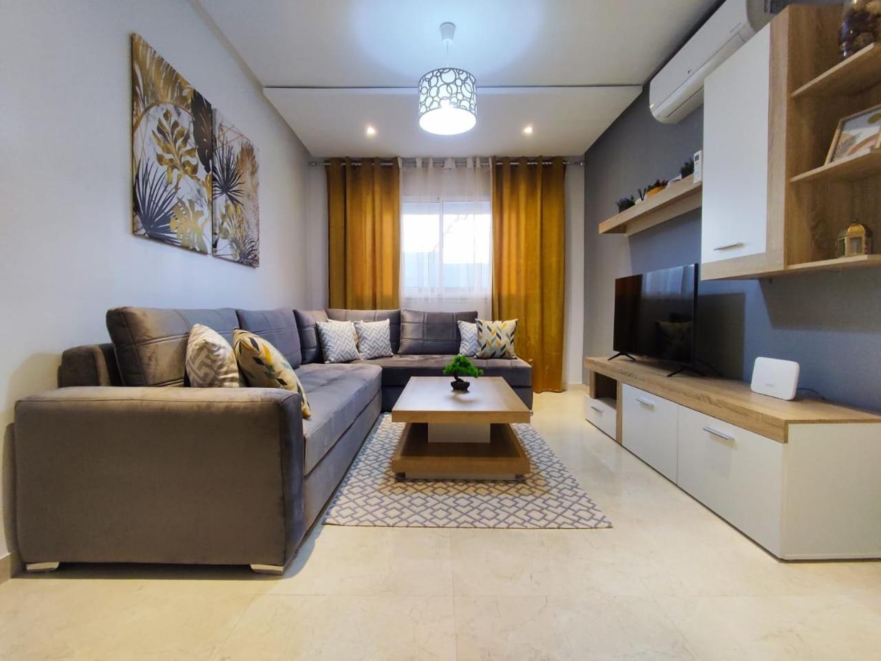 DLX01 Appartement Deluxe bien équipé Centre Ville Oujda — 4-Star Luxury Hotel in Oujda-Angad, Morocco