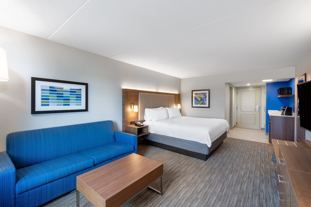 Holiday Inn Express State College at Williamsburg Square by IHG - photo 11