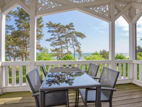 Strandvillen Binz Ferienwohnung mit Meerblick 1 Schlafzimmer und Balkon SV 759 — 4-Star Luxury Hotel in Ostseebad Binz, Germany