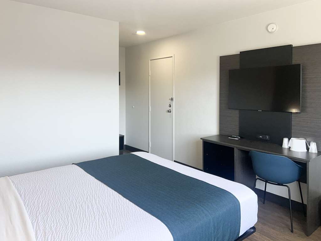 Motel 6 Tulare CA - photo 21