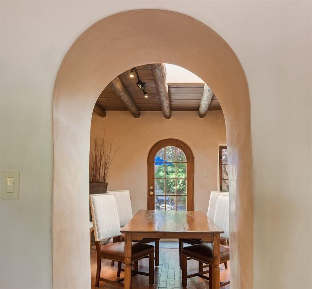 Garcia St. Adobe Historic District Close to Canyon Road Three Master Bedrooms Great Outdoor Space - photo 16