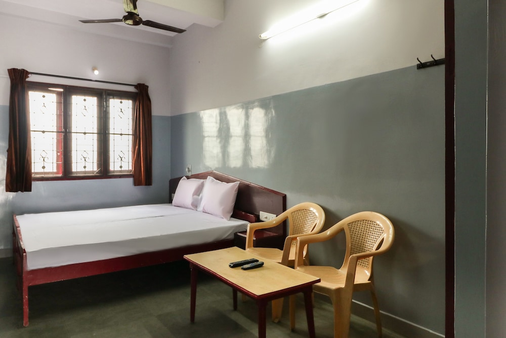 Spot On 47699 L.R.R. Towers in Dindigul, India