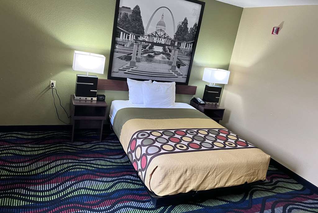 Super 8 by Wyndham Farmington - photo 9