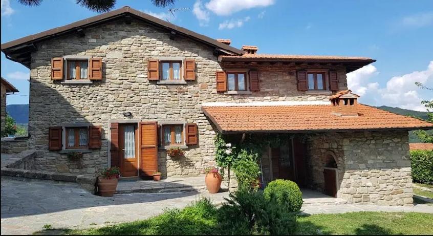 La Sala Vecchia Lovely Tuscan Holiday house Badia Prataglia Casentino Valley — 4-Star Luxury Hotel in Chiusi Della Verna, Italy