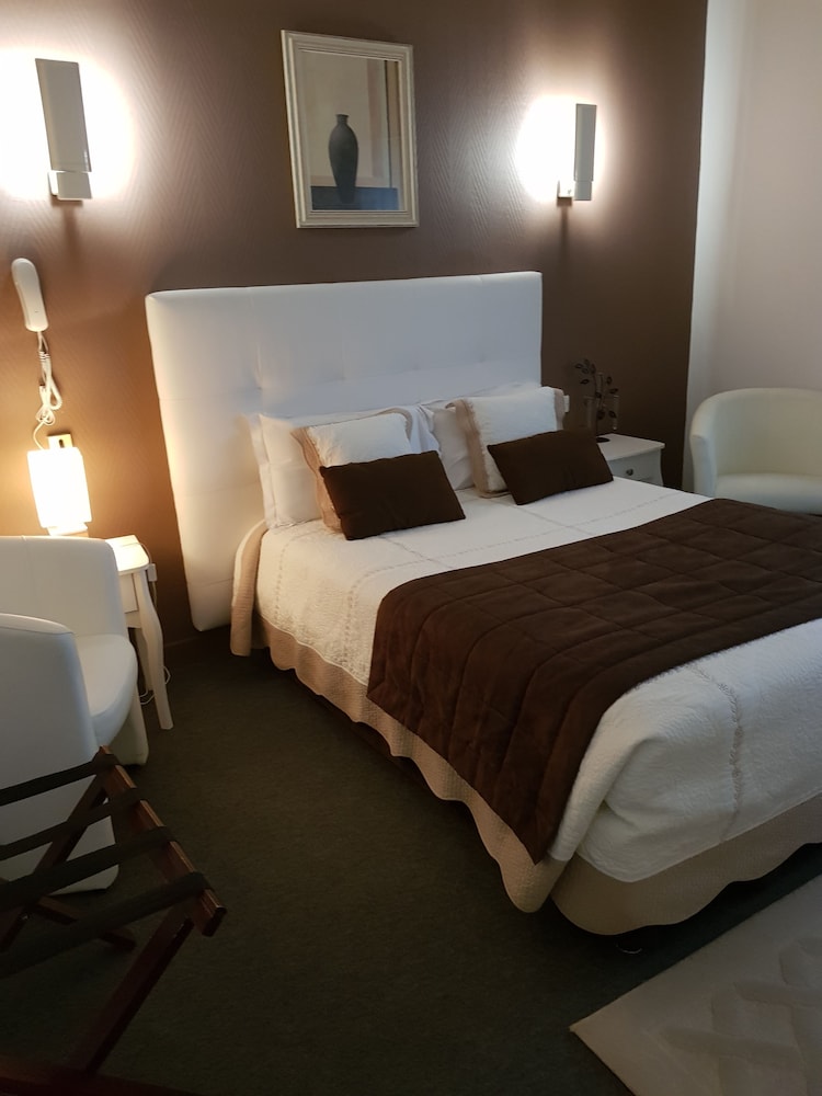 Christina — hotel in Chateauroux
