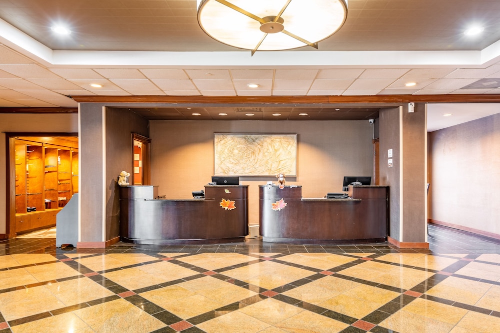 Wyndham Omaha West Dodge — Omaha