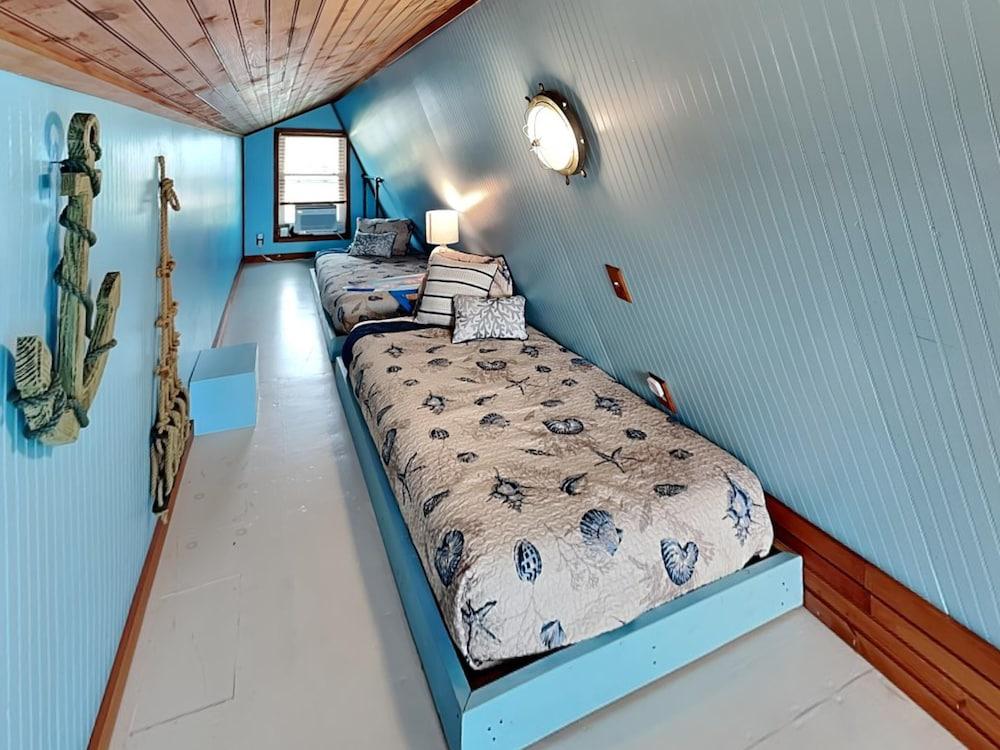 Hello Sunshine by Ryson Vacation Rentals — 4-Star Luxury Hotel in Galveston, United States