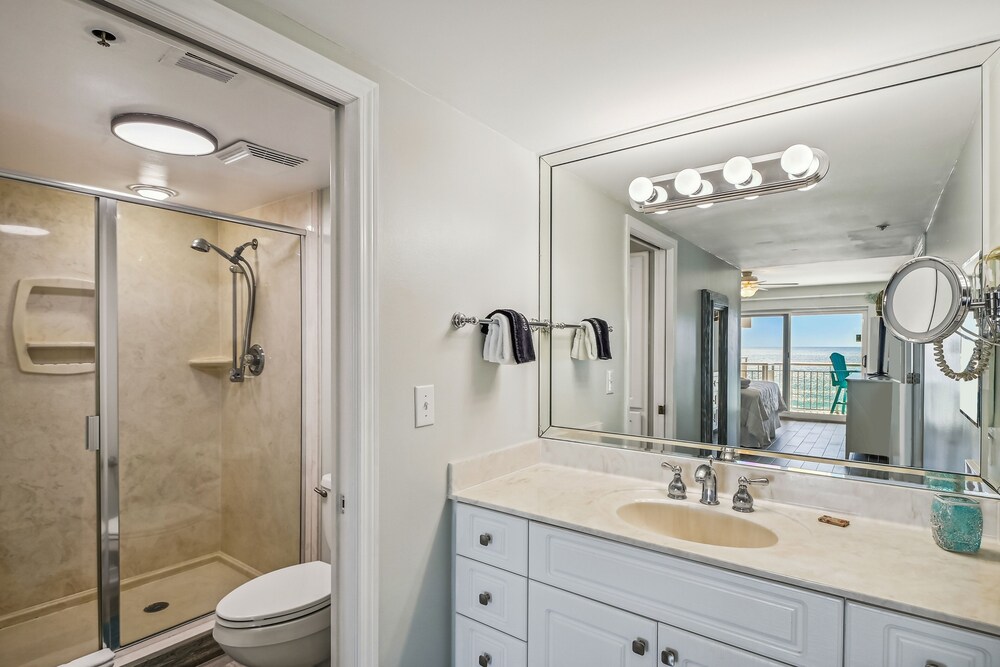 Destin Towers 61 2 Br Condo - photo 20
